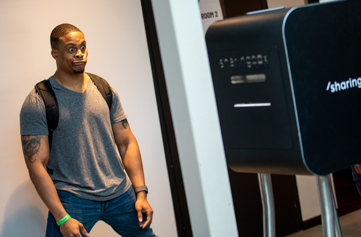 Sharingbox photobooth man doing pose with his face